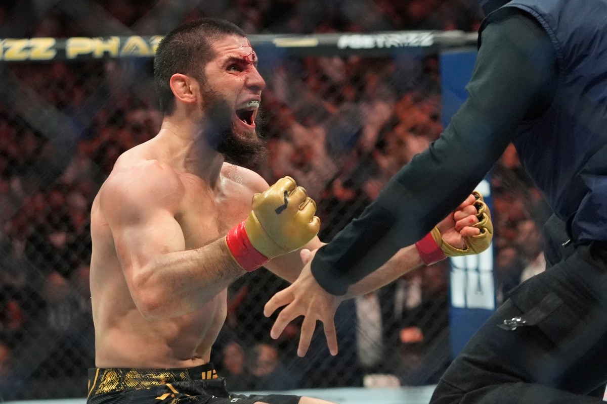 Islam Makhachev venció a Dustin Poirier y retuvo el título de peso ligero en el UFC 302