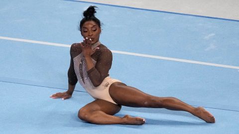 Simone Biles durante el reto de gimnasia artística.