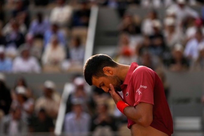 Novak Djokovic tuvo que retirarse del Grand Slam por lesión.