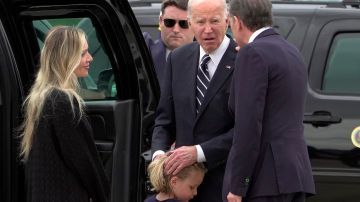 Biden se reunió con su hijo Hunter tras veredicto de culpabilidad por posesión ilegal de arma
