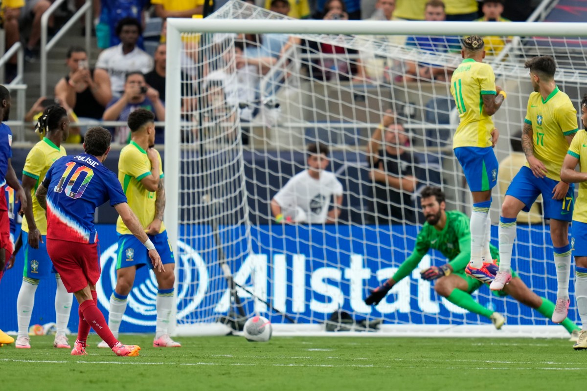 Golazo de tiro libre de Christian Pulisic marcó igualdad 1-1 de Estados Unidos ante Brasil [Video]