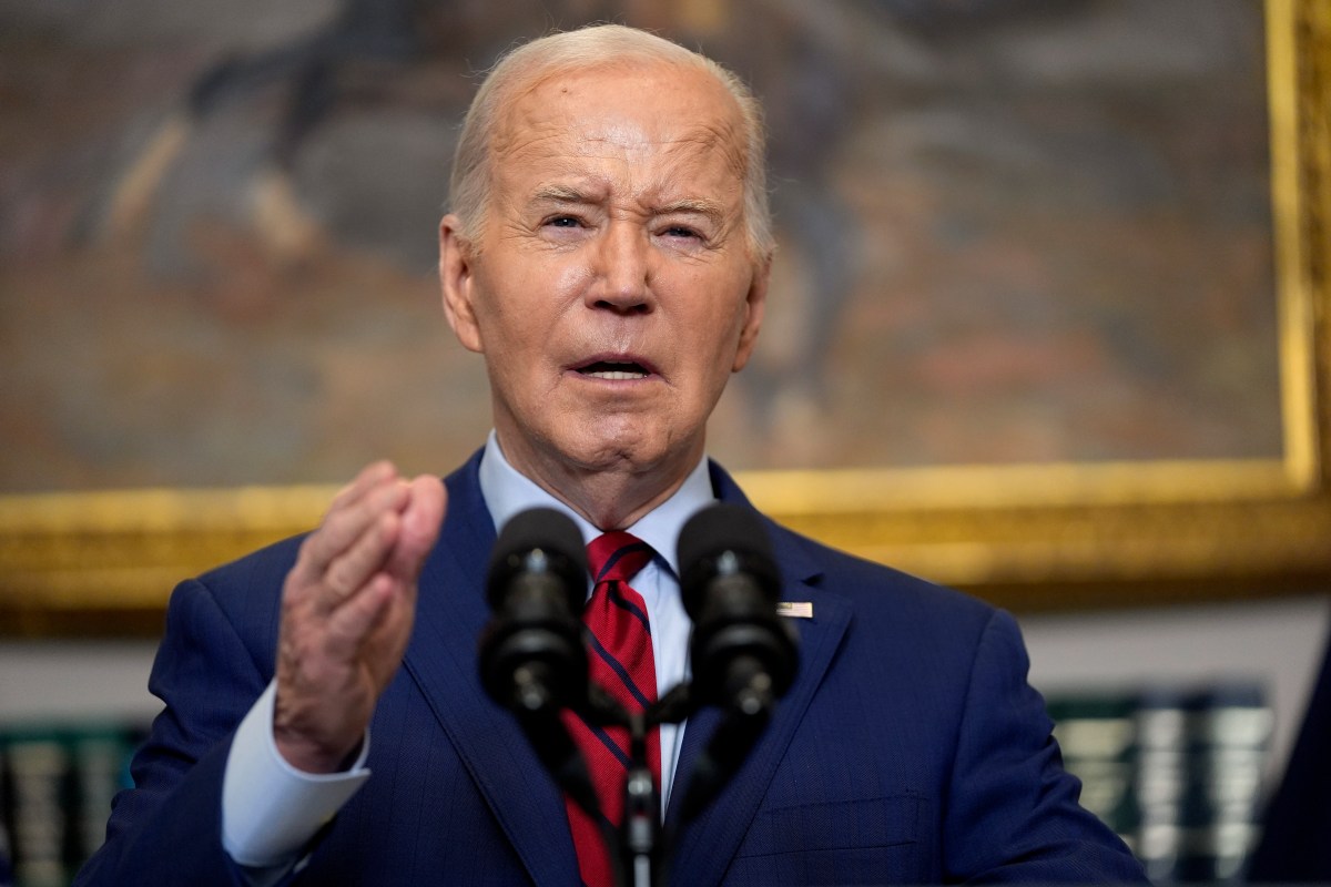 Biden llama a seguir peleando por los derechos reproductivos tras fallo a favor de píldora abortiva