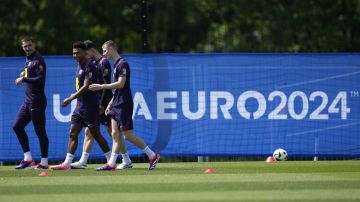 Jugadores de Inglaterra en un entrenamiento previo a la Euro 2024.