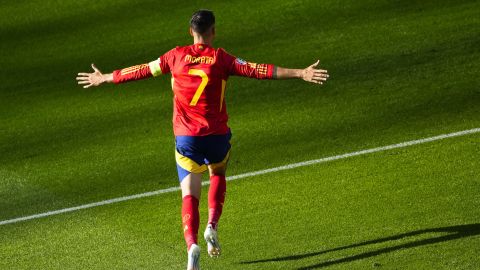 Alvaro Morata celebra tras marcar el primer gol ante Croacia.