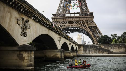 Vista del río Sena y la Torre Eiffel.