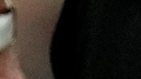 Kylian Mbappé es atendido por el cuerpo médico de Francia.