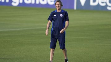 "La pelota no rueda de mejor manera": Gareca también se queja de las canchas de la Copa América