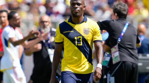 Enner Valencia fue expulsado en el primer partido y no podrá jugar ante Jamaica.