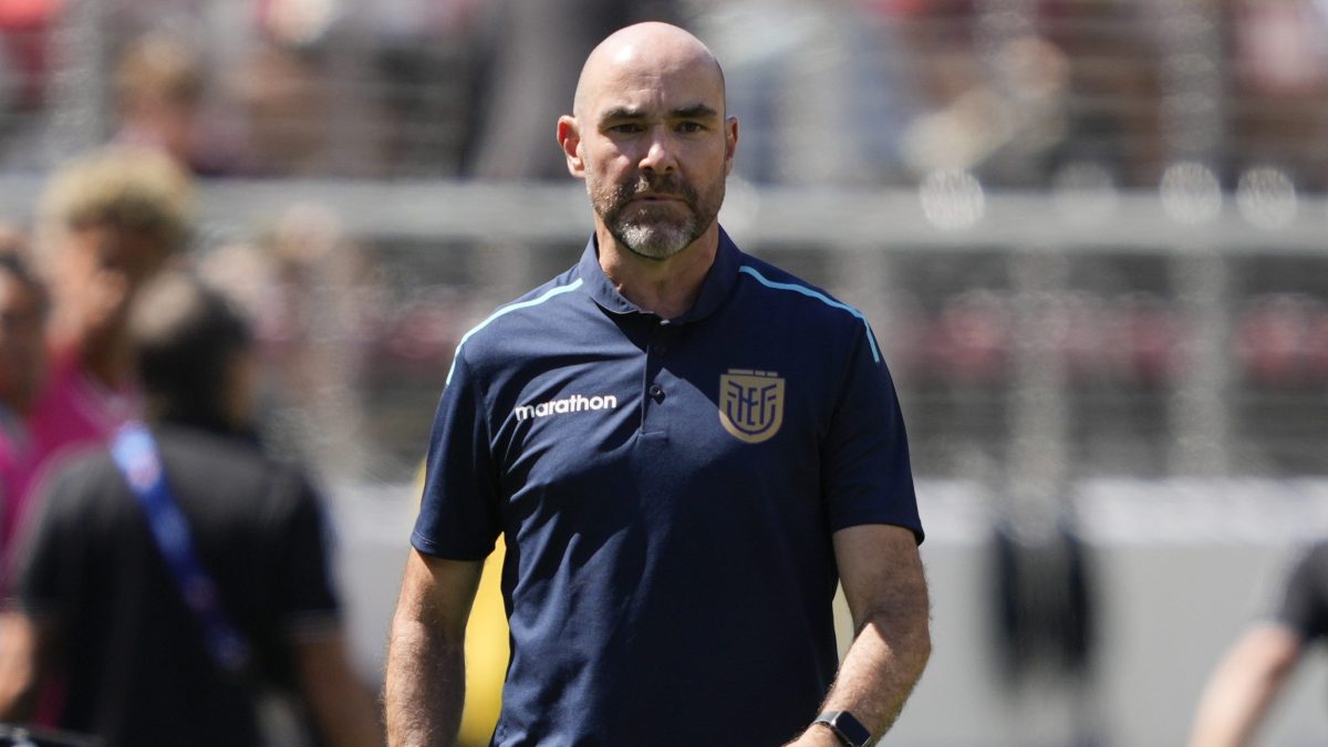 Félix Sánchez, DT de Ecuador, considera “una mala opción salir a empatar” el partido contra México