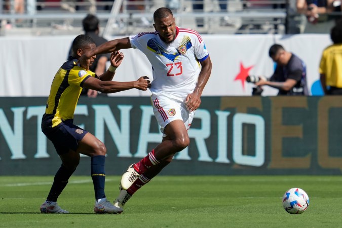 Salomón Rondón ante Ecuador en el debut de la selección en Copa América 2024.