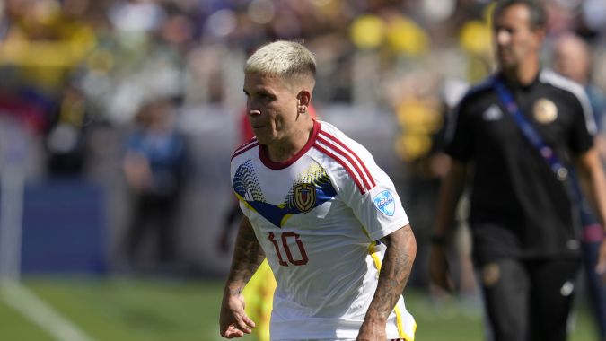 Soteldo juega actualmente en el fútbol brasileño y es figura en su selección.
