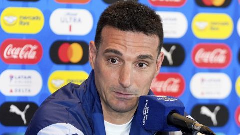 Lionel Scaloni durante rueda de prensa en la Copa América 2024. Photo/Julia Nikhinson.