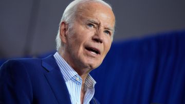 Biden intenta tranquilizar a donantes demócratas preocupados por su "horrible" actuación en debate