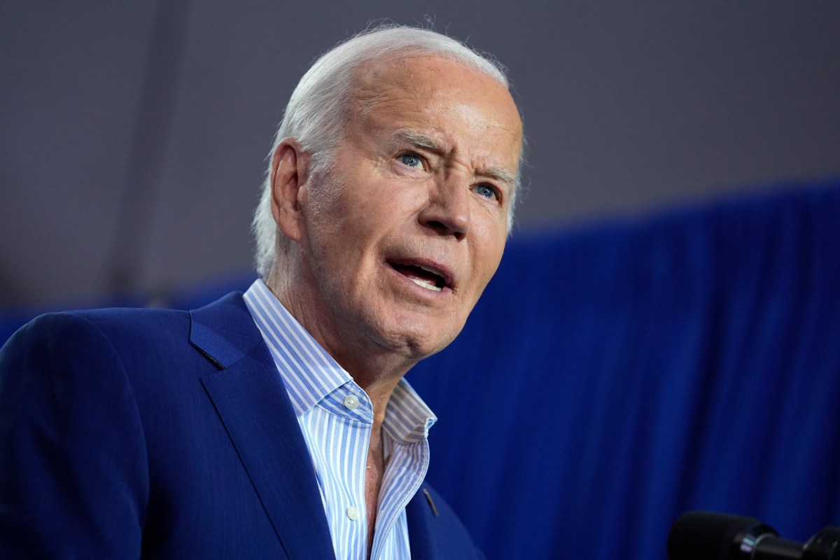 Biden intenta tranquilizar a donantes demócratas preocupados por su “horrible” actuación en debate