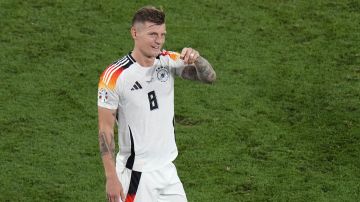 Toni Kroos durante el partido entre Alemania y Dinamarca.