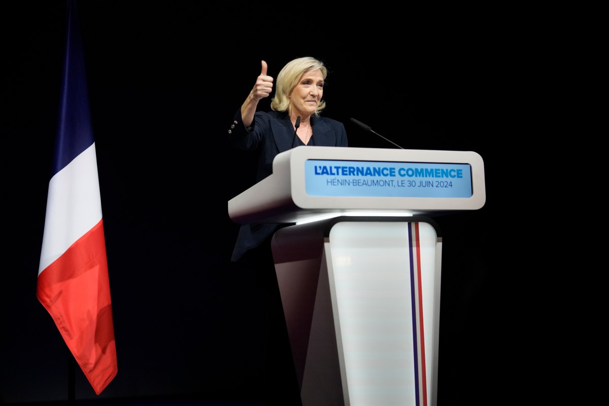 Elecciones en Francia: extrema derecha se impone; Macron y la izquierda llaman a la unidad