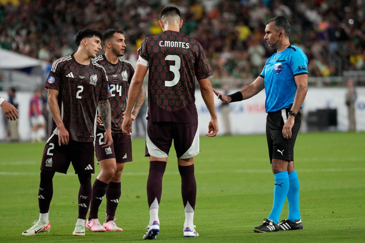 Polémica en Copa América: ¿Era penal para México las jugadas de Chino Huerta y Santi Giménez?
