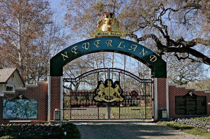 Neverland Ranch actualmente pertenece a Ron Burkle.