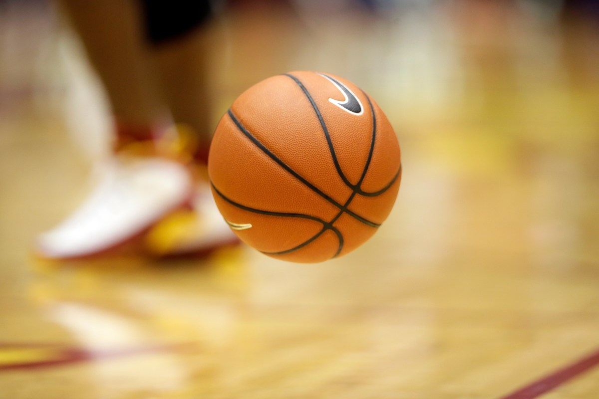 Conoce a Zhang Ziyu, la adolescente china de 17 años y 2.30 metros de altura que la WNBA quiere contratar