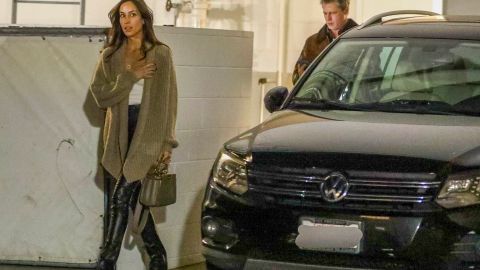Brad Pitt e Inés de Ramón comparten una romántica noche de museo en Los Ángeles.