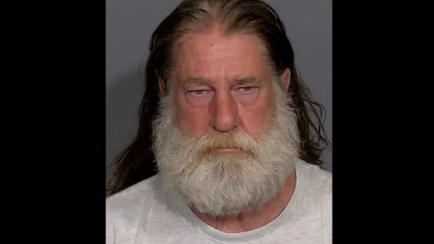 Timothy Lisby aparece en una foto de arresto.