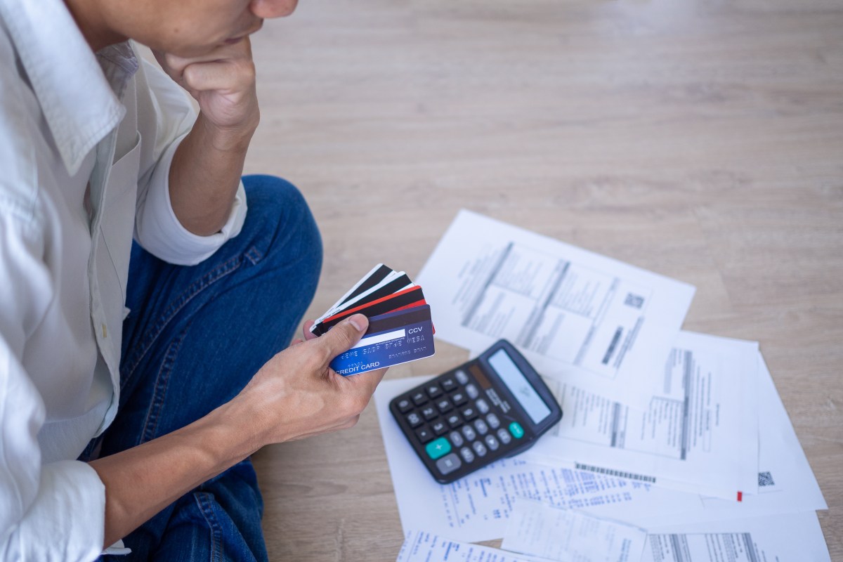 Estadounidenses pagaron $50,000 millones de dólares en deuda de tarjeta de crédito durante el primer trimestre de 2024