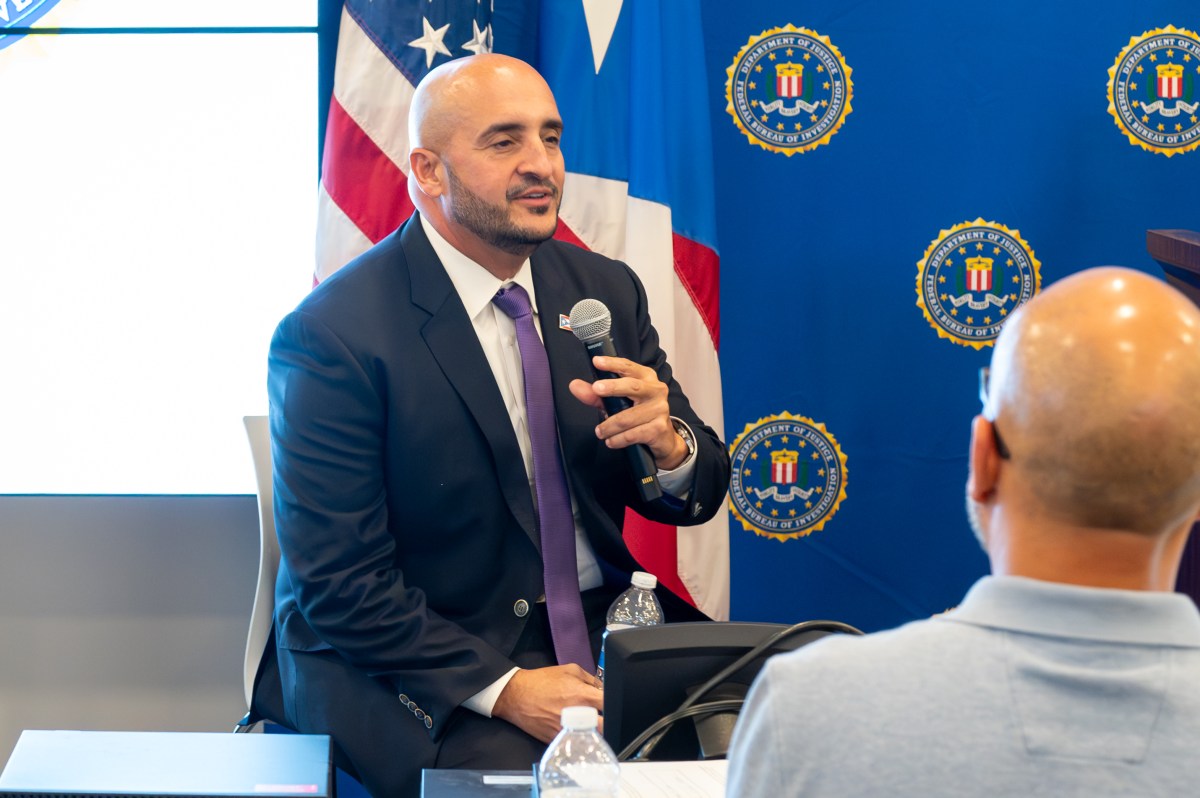 Entrevista: director del FBI en Puerto Rico asegura que continuarán investigando a políticos corruptos aunque sea año de elecciones