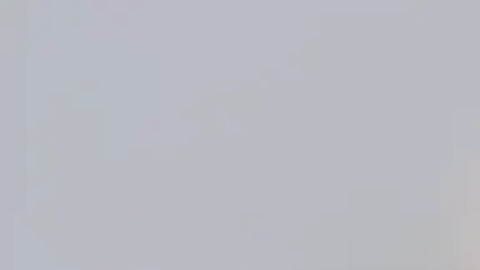 El asesino confeso tiene un tatuaje de "420" y una hoja de marihuana en el lado izquierdo de la cabeza.