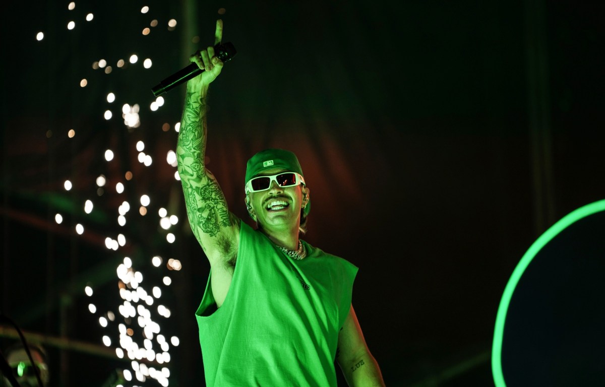 Con fallas en la transmisión: Ferxxo protagonizó el show inaugural de la Copa América 2024