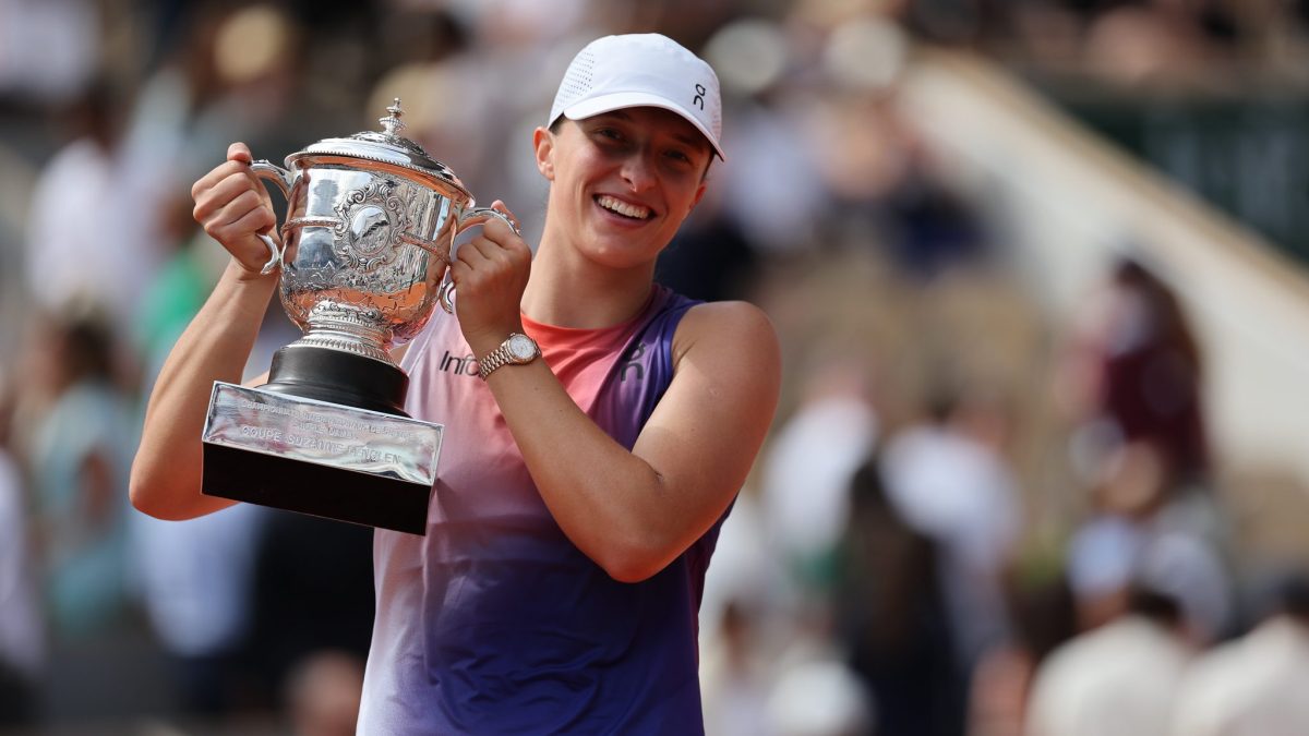 Iga Swiatek igualó marca de Rafael Nadal y Serena Williams con su quinto título en Roland Garros