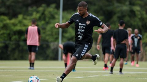Salomón Rondón, el experimentado delantero que tiene Venezuela para la Copa América 2024.