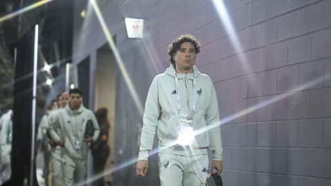 Guillermo Ochoa con la selección mexicana.