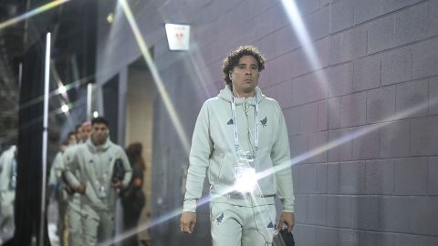 Guillermo Ochoa con la selección mexicana.