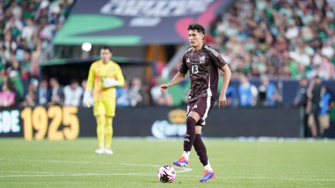 El jugador mexicano aseguró que desea seguir los pasos de Rafa Márquez en el Tri.