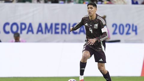 Edson Álvarez, durante el partido de fase de grupos del Grupo B de la Copa América 2024. Foto: Imago7/ Rafael Vadillo.