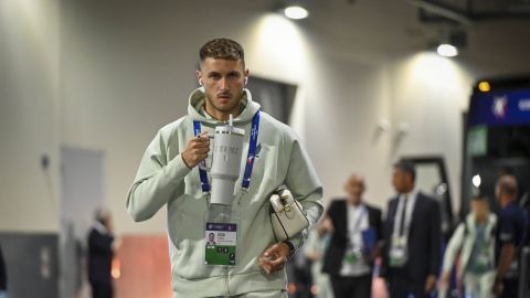 Santiago Giménez antes del partido de Copa América 2024 contra Venezuela.