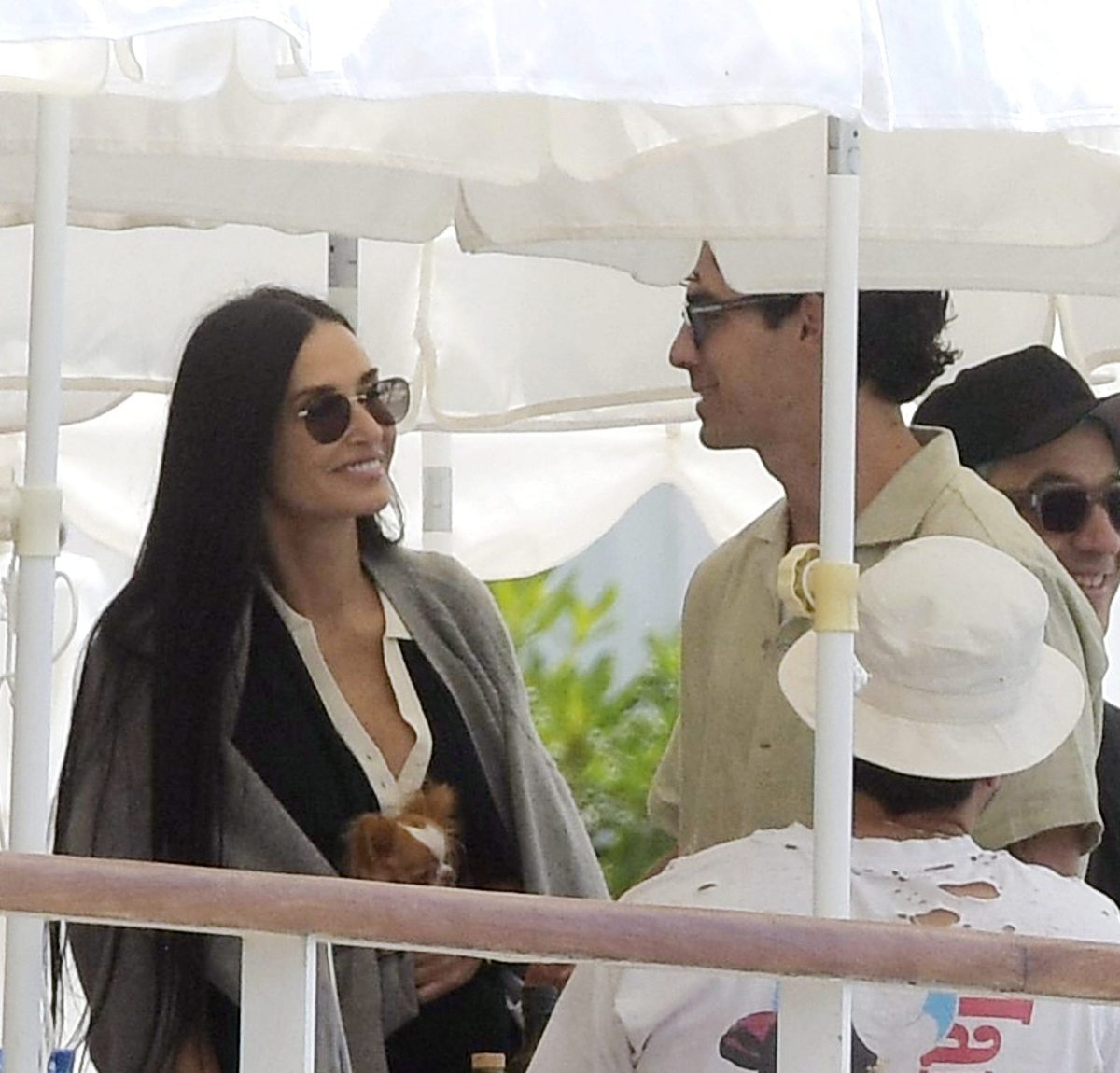 Demi Moore y Joe Jonas desatan rumores de romance tras ser captados comiendo en Cannes