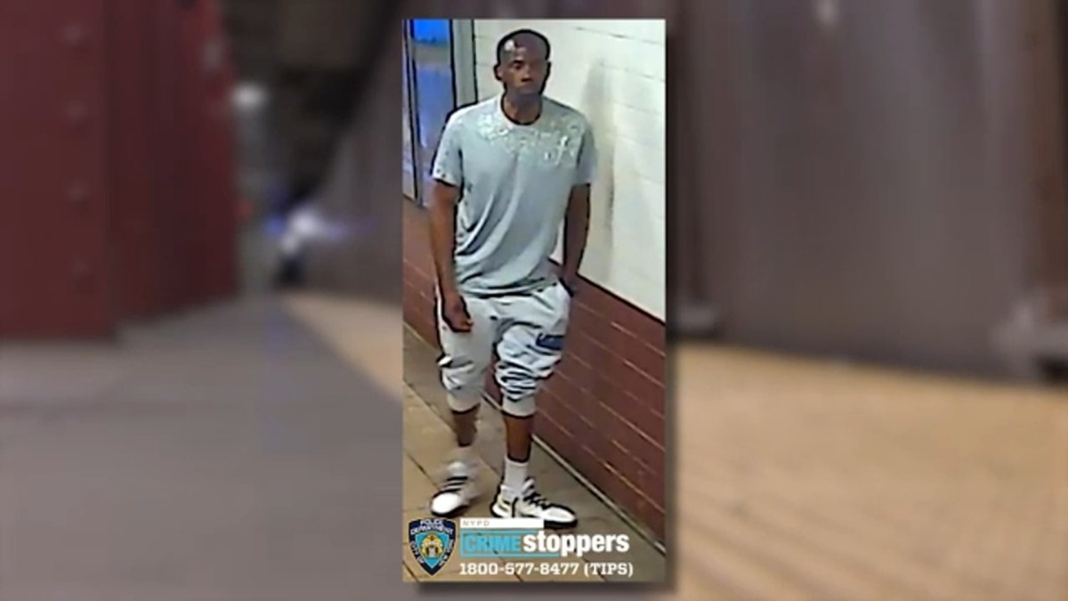 Policía busca a sospechoso por golpear y robar a un hombre en último ataque en el metro de Manhattan