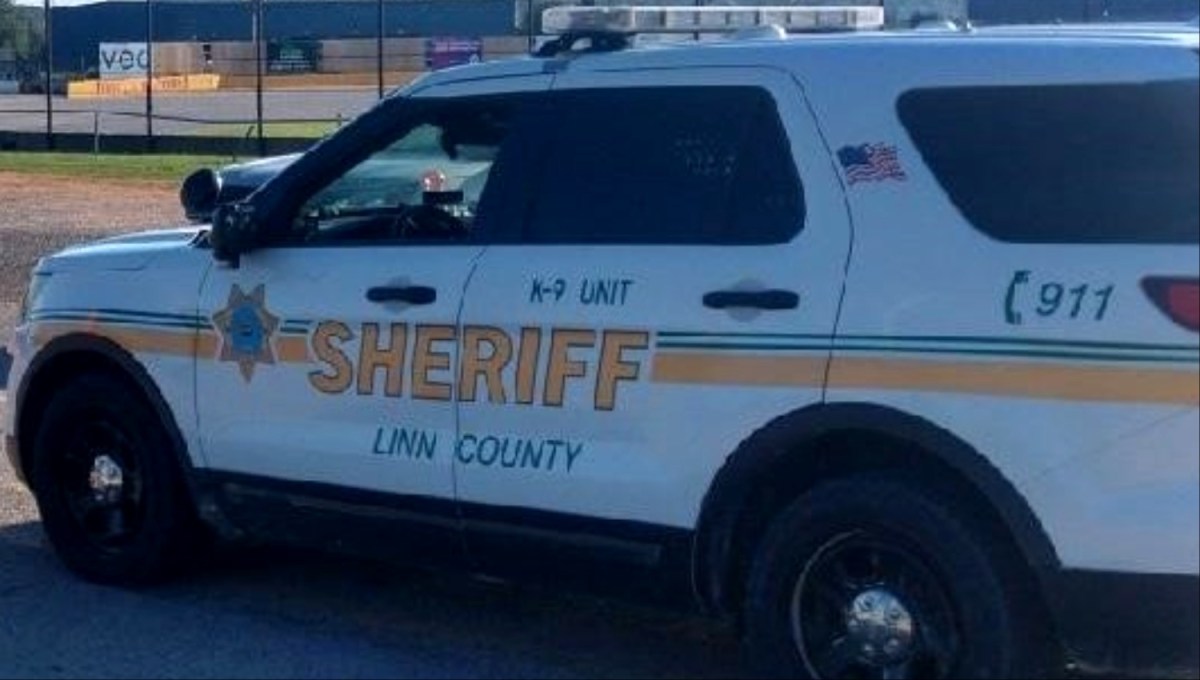 Encuentra a tres personas muertas y una herida en una casa rural en Iowa: sospechoso bajo custodia