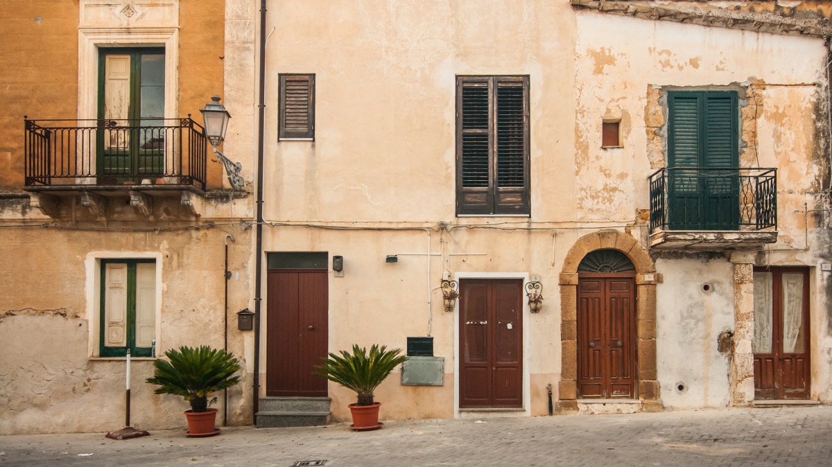 Pueblo en Italia pone a la venta casa en $3 para nuevos residentes