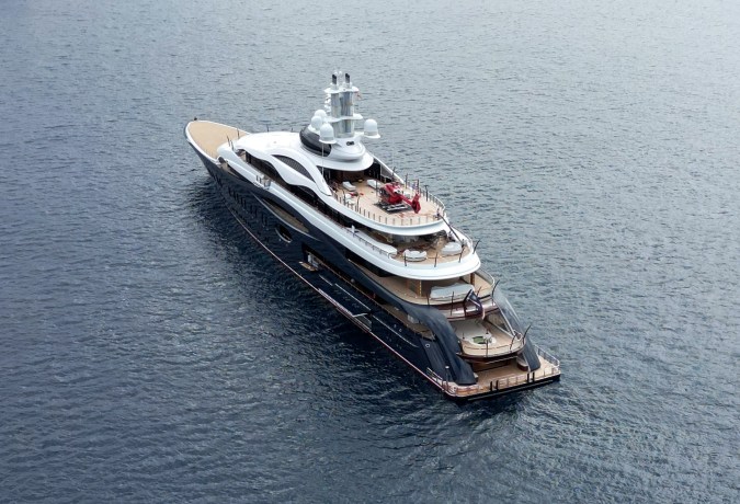 Este megayate se construyó en 2022 por Feadship.