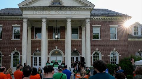 El 12 de junio, los sobrevivientes de la masacre de Sandy Hook celebrarán su graduación.