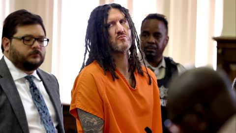 Thomas Kinworthy Jr., de 46 años, condenado a dos cadenas perpetuas