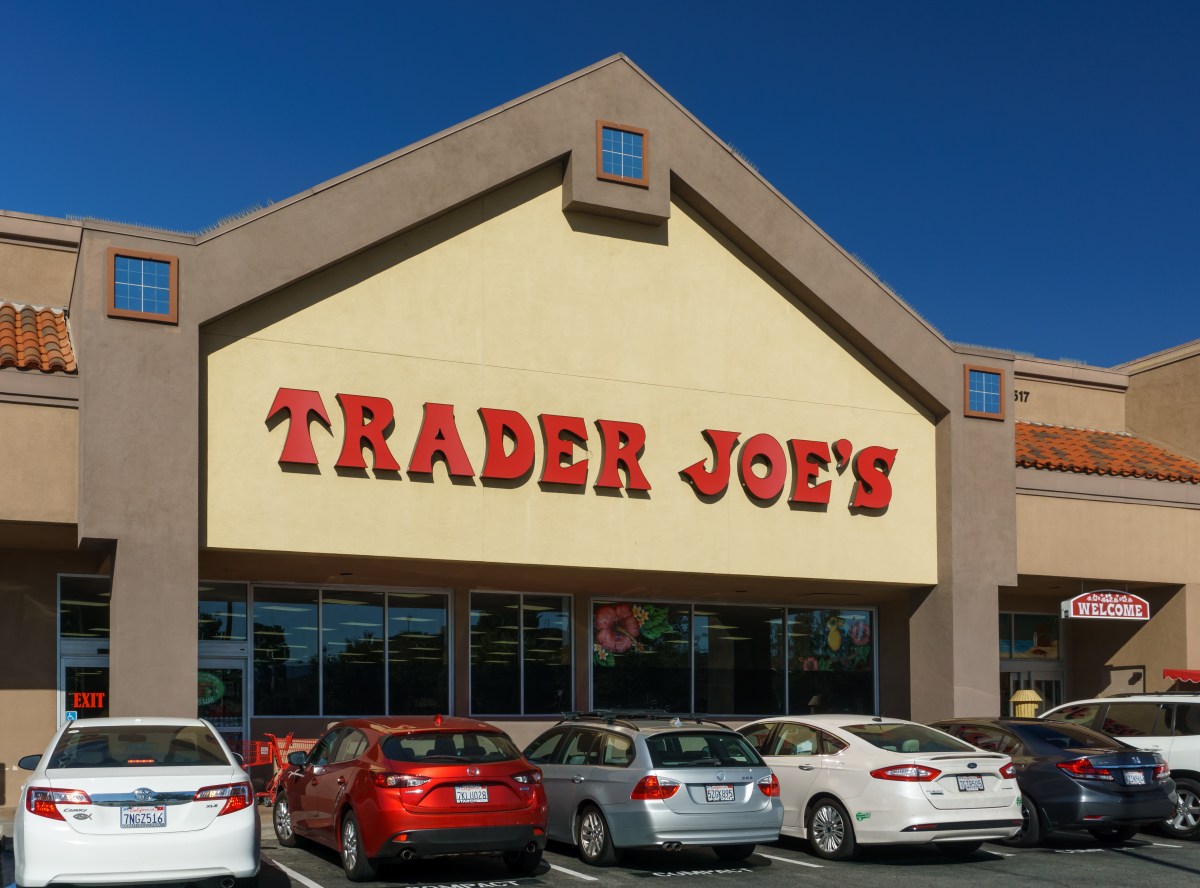 Trader Joe’s vende un bolso viral que se agota y es furor en sitios de reventa
