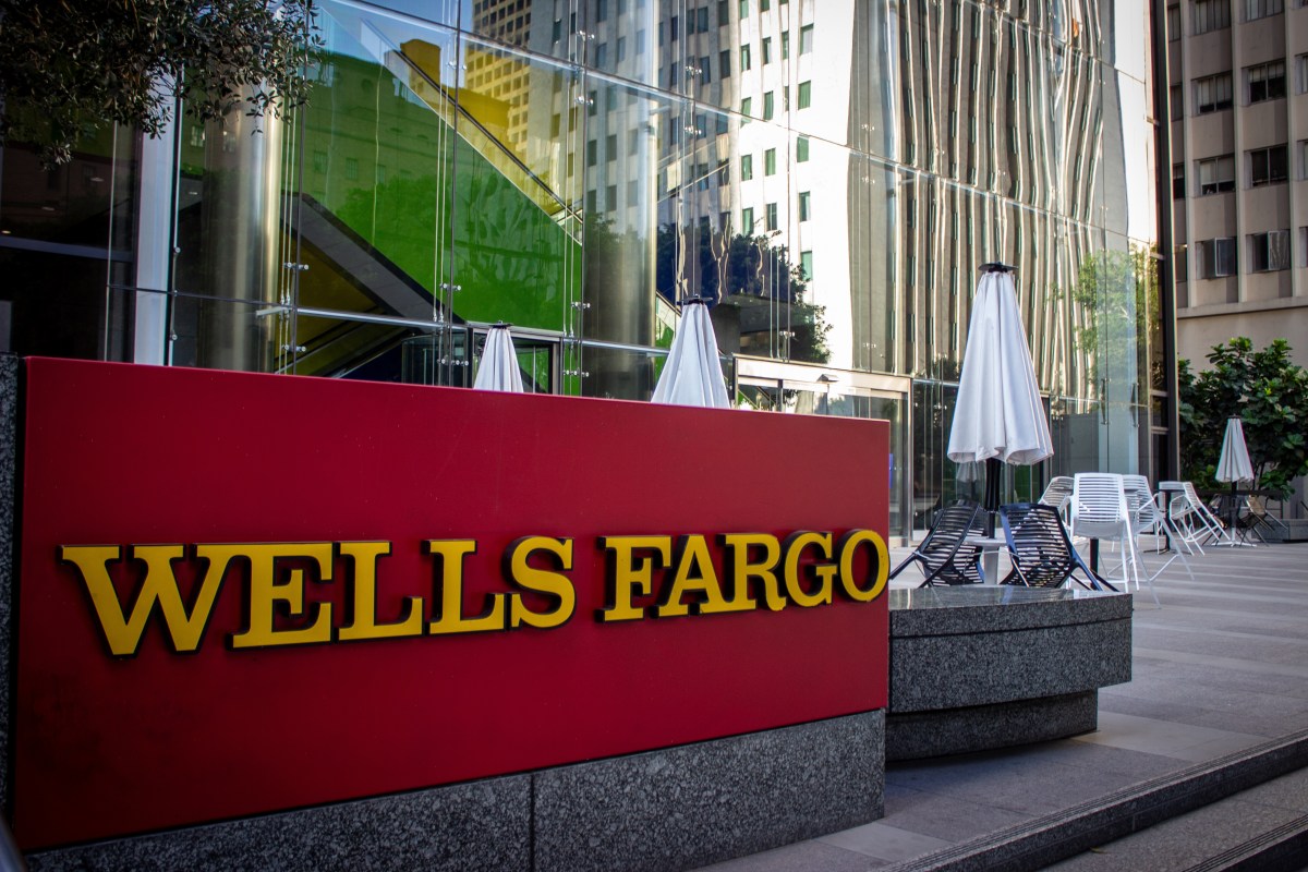 Wells Fargo despide a decenas de empleados por hacer trampa en el teletrabajo