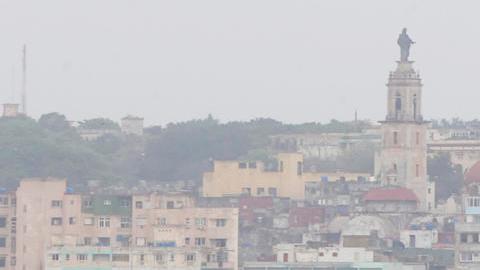 Se observa un submarino perteneciente a la flotilla de la Marina de Guerra de Rusia este miércoles, en La Habana, Cuba.