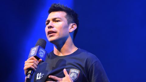 El mexicano Hirving 'Chucky' Lozano habla durante su presentación al público del San Diego FC.