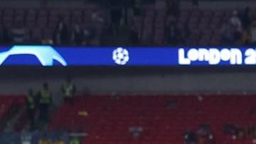 Jugadores del Real Madrid celebran el triunfo 2-0 ante Borussia Dortmund que les dio su décima quinta Copa de Europa.