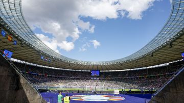 BERLÍN (ALEMANIA), 15/06/2024.- Aspecto que presenta el Estadio Olímpico de Berlín minutos antes del inicio del partido del grupo B de la Eurocopa 2024 entre España y Croacia. EFE/J.J.Guillén,
