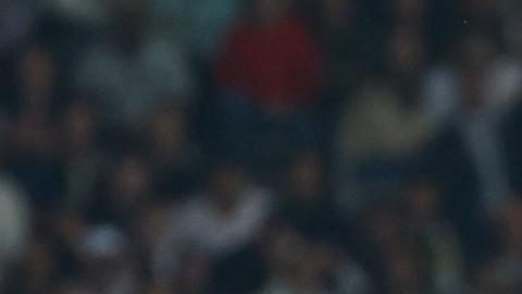 Kylian Mbappe disputa un balón con Jake durante la Coupe de France ente el Olympique Lyon y el Paris Saint Germain.